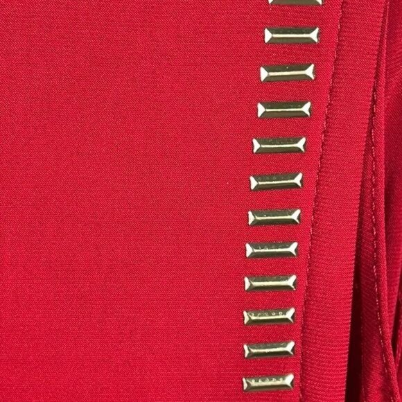 Cartise Lipstick Red Sleeveless Shift Dress with Gold Metal Bar Ladder Detail 2 - Picture 2 of 9